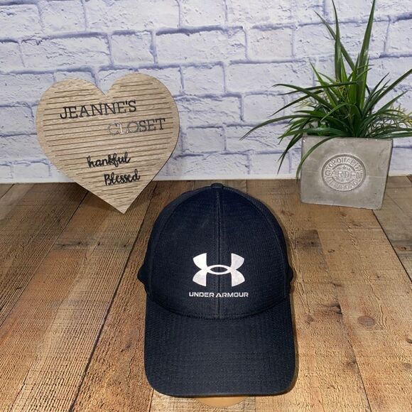 Under Armour Classic Fit ISO-CHILL Black Hat Men M/L - Picture 1 of 9